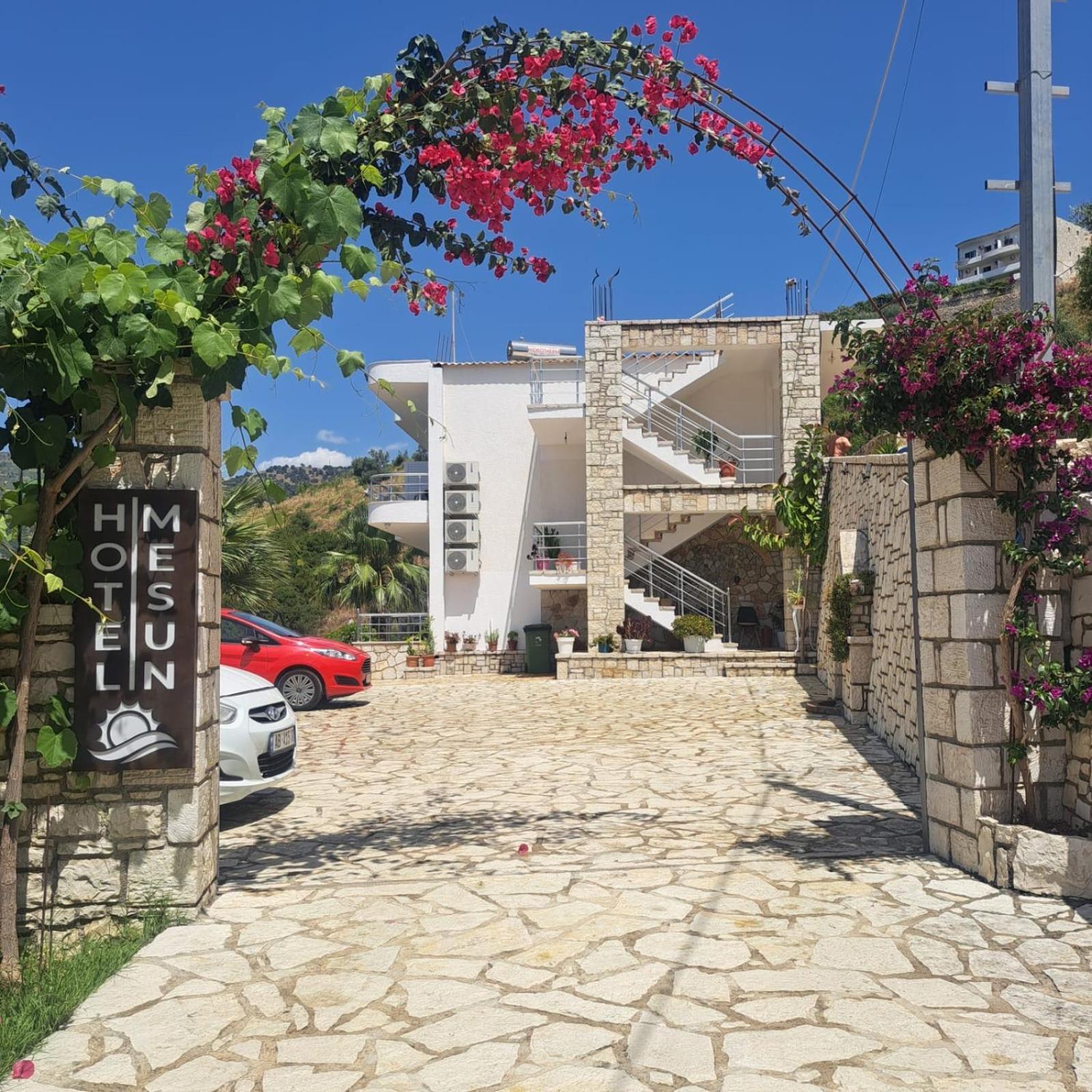 Hotel Mesun Himare Exterior photo