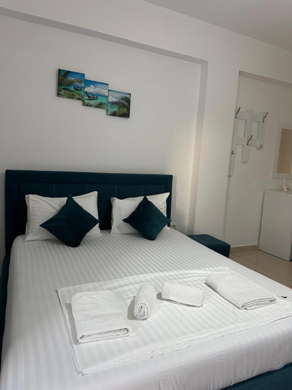 Hotel Mesun Himare Exterior photo