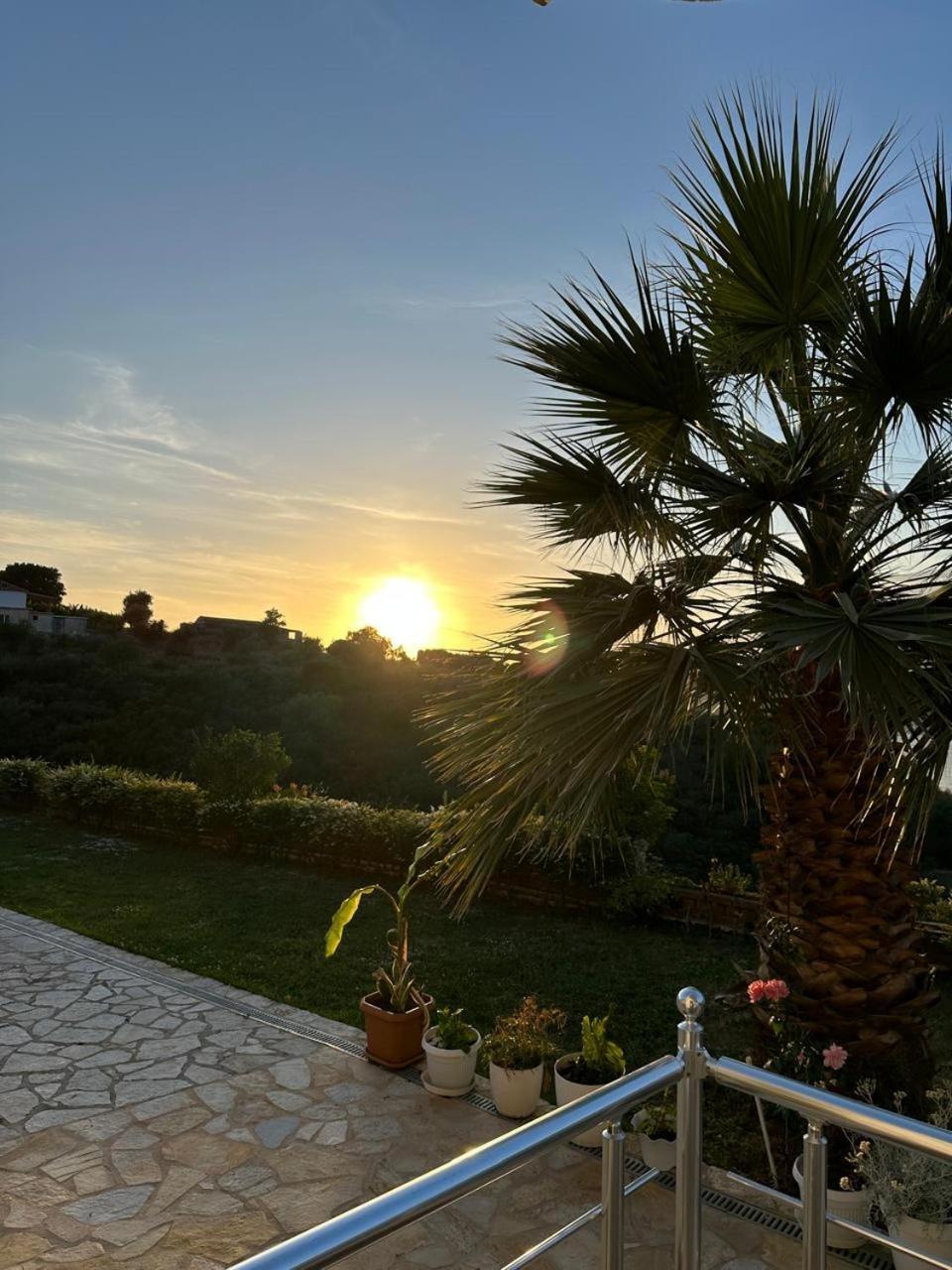 Hotel Mesun Himare Exterior photo