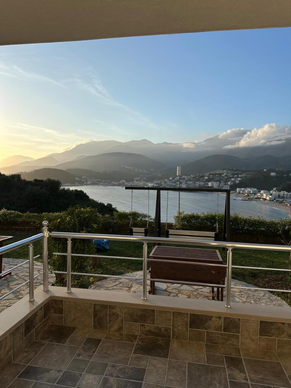 Hotel Mesun Himare Exterior photo