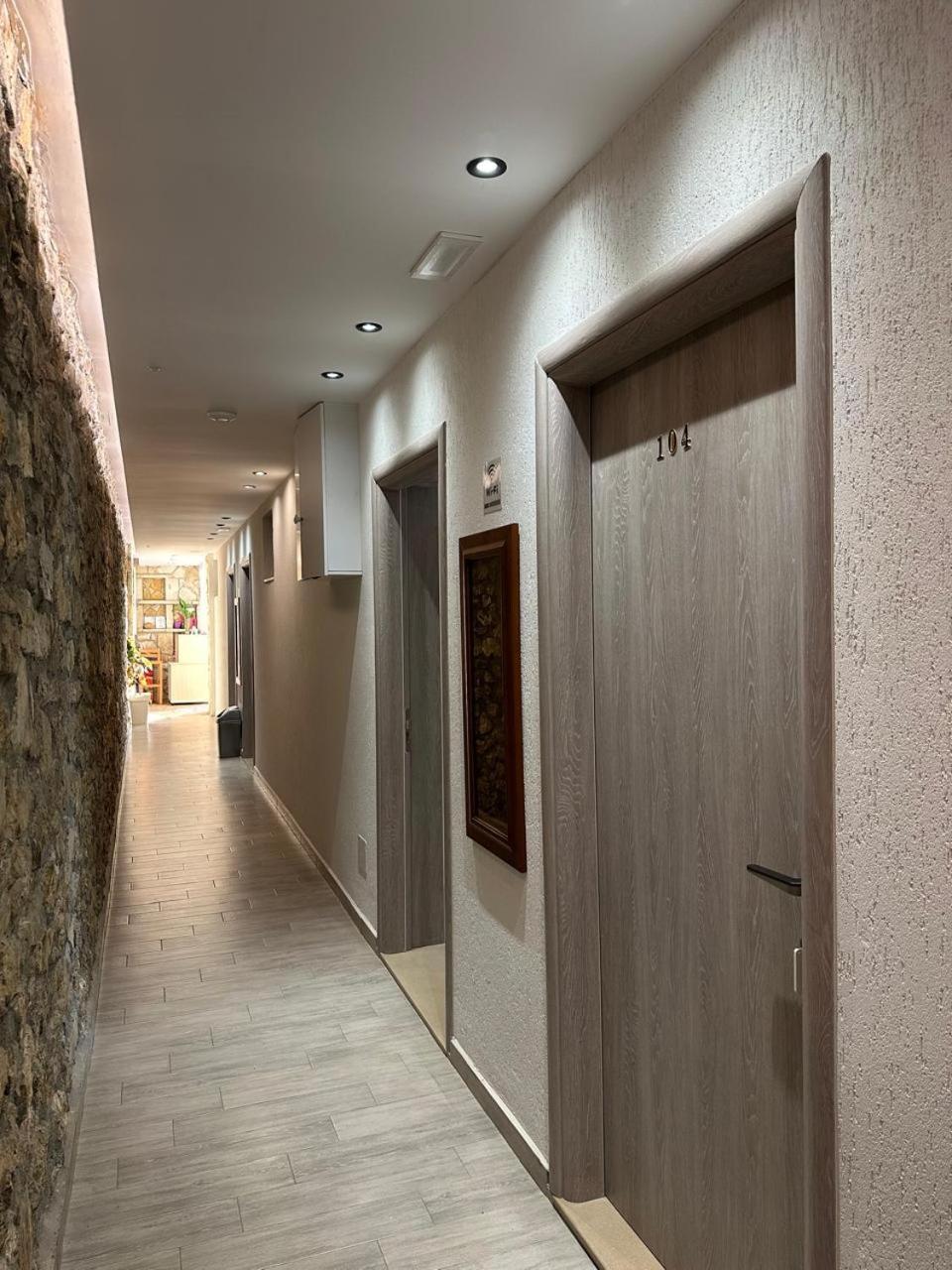 Hotel Mesun Himare Exterior photo